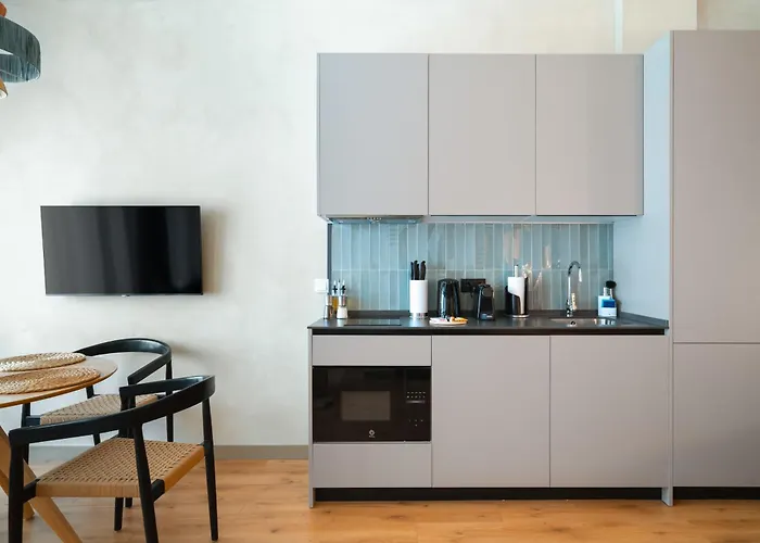 Limehome Calle Pureza شقة